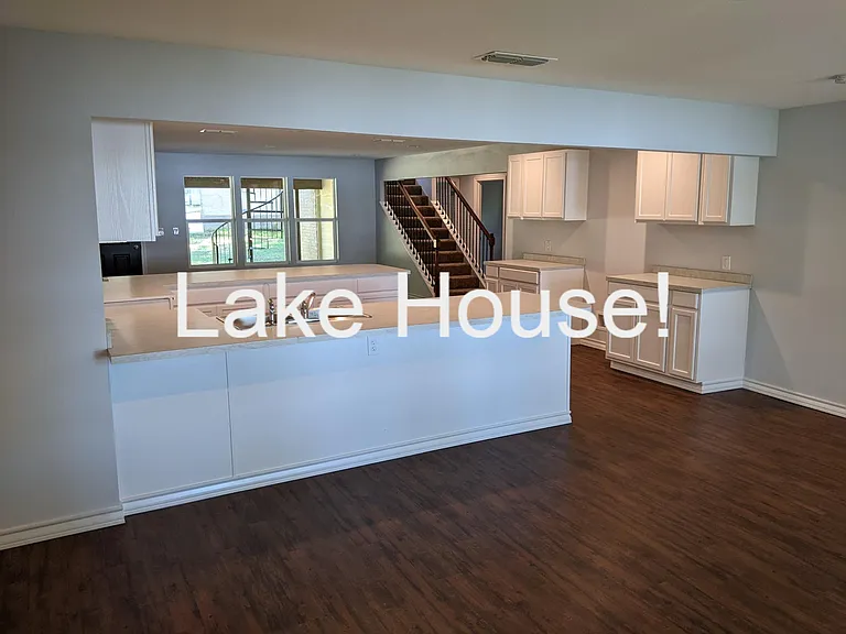 7464 Love Cir — Photo 18