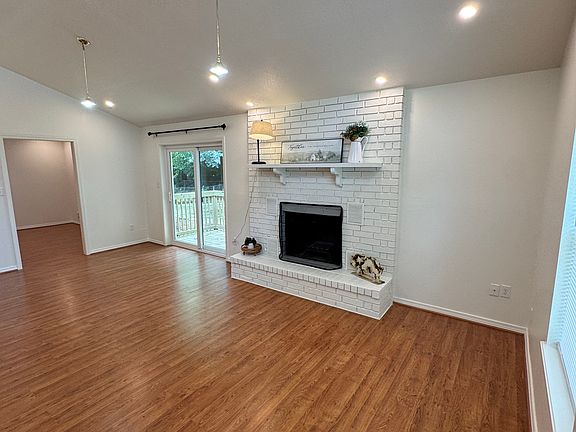 4th image of 1841 N Seminole Ct