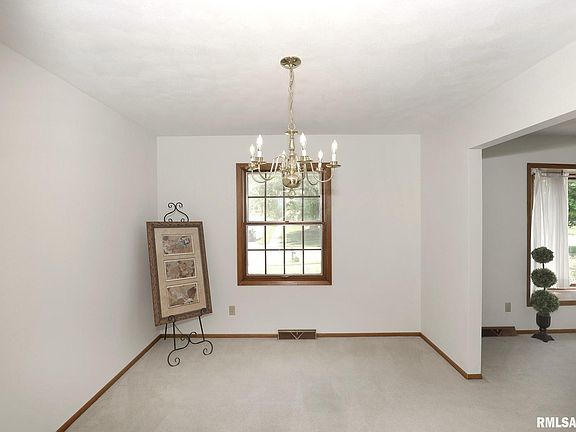 5th image of 511 Richmond Hill Dr