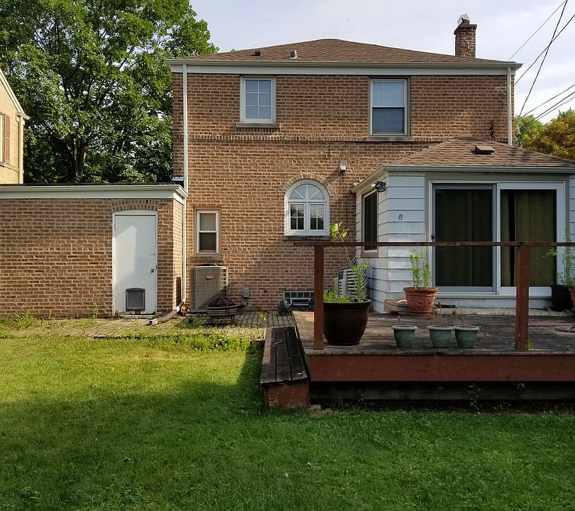 2nd image of 567 Rose Ave
