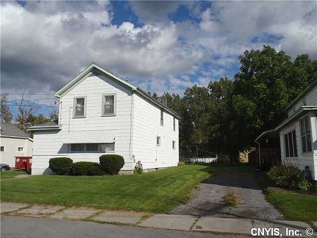 2nd image of 212 Cedar St