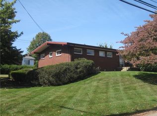 201 Golf Dr, Pittsburgh, PA 15229