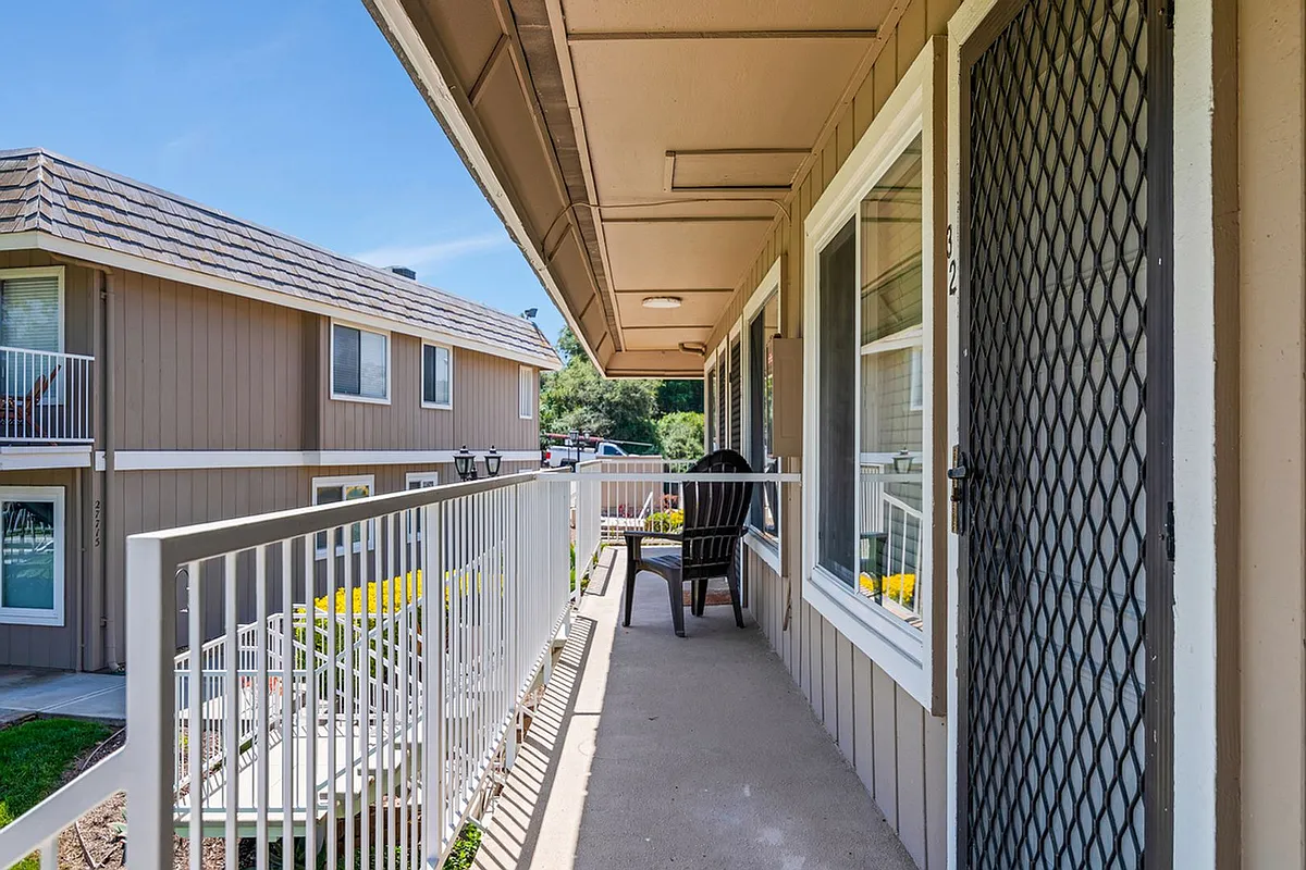 Building Photo - 27725 Mountain Meadow Rd #32