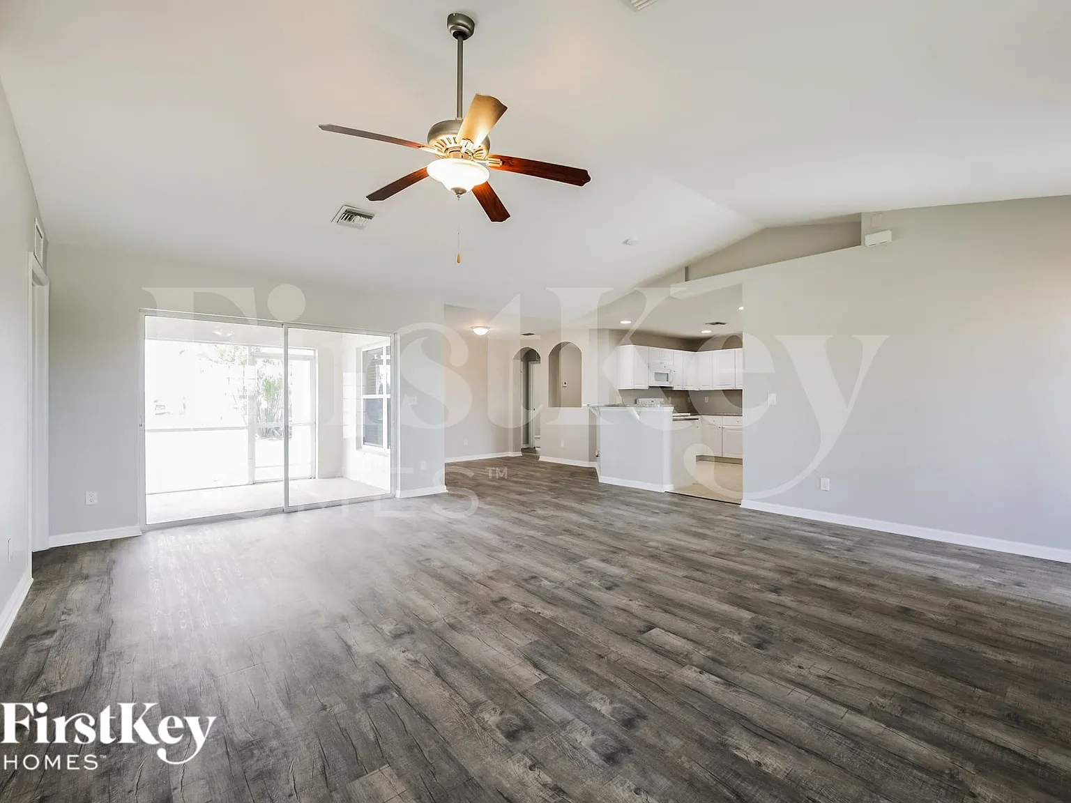 3 bed, 2.0 bath, 1574 sqft, $1,795 — Photo 3