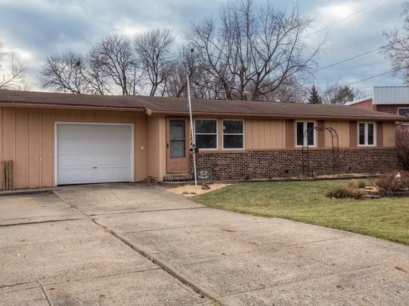 1104 High Rd, Norwalk, IA 50211