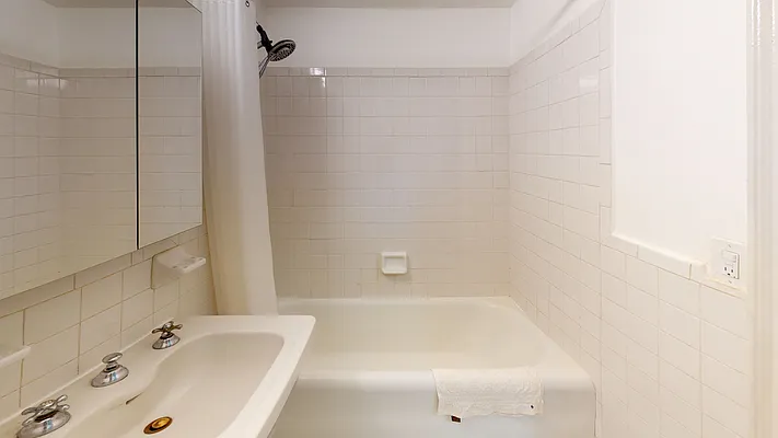 Rented by Compass | media 7