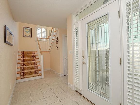 5th image of 561 S Atlantic Ave