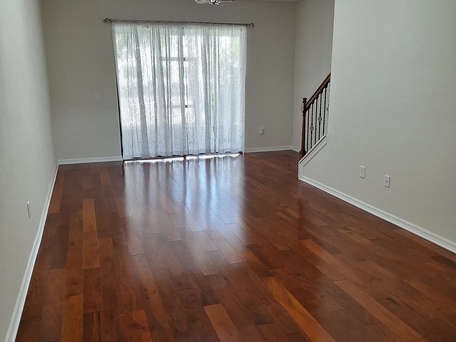 3 bed, 2.5 bath, 1698 sqft, $3,400 — Photo 2