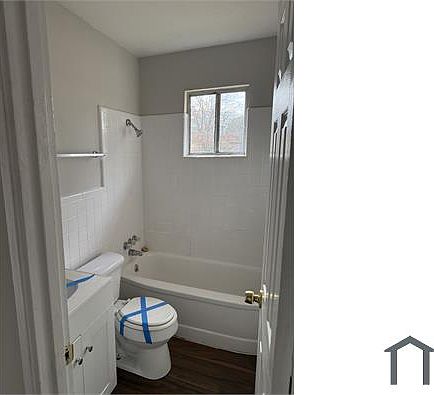 3rd image of 338 Queen Julianna Ln