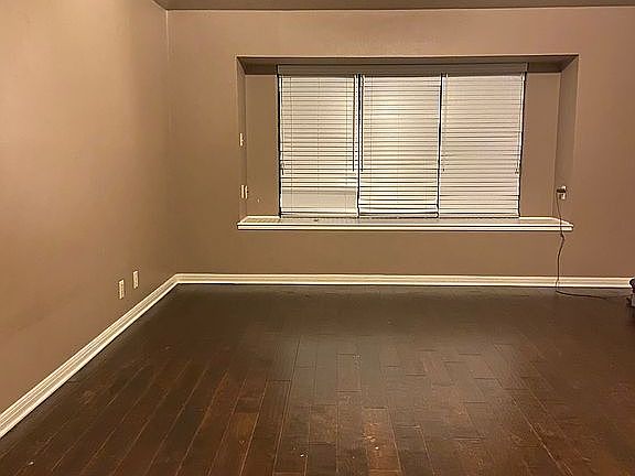 3rd image of 2321 Elm