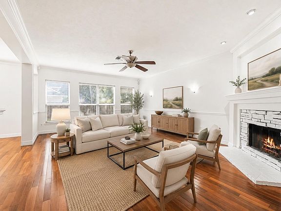 4th image of 3422 Powell Way