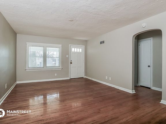 4th image of 2435 Akins Dr