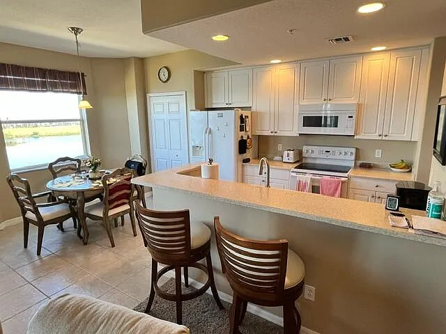 6828 Toland Dr #302 — Photo 38