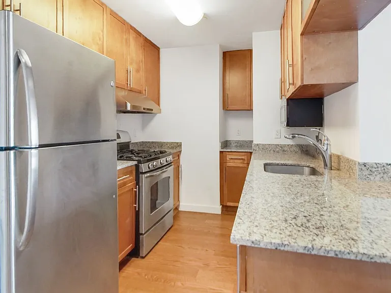 4026 College Point Blvd #17B — Photo 3