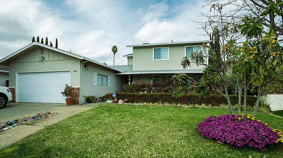 1st image of 1067 Redmond Ave