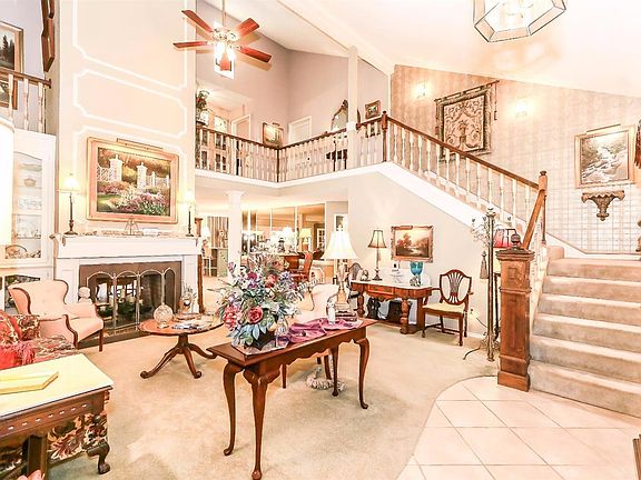 5th image of 13 Brentwood Cir
