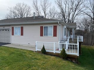 9454 Timber Ridge Dr, Grand Blanc, MI 48439