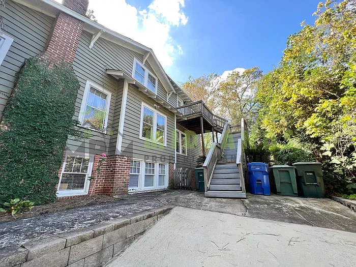Building Photo 3