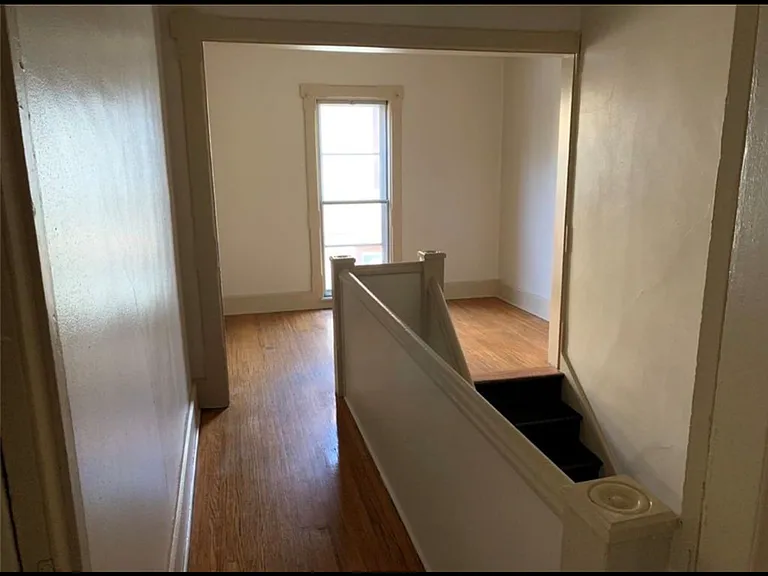 325-327 Grand Ave #325 — Photo 2
