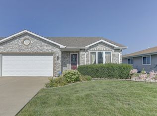 916 Blue Jay Way, Dyer, IN
