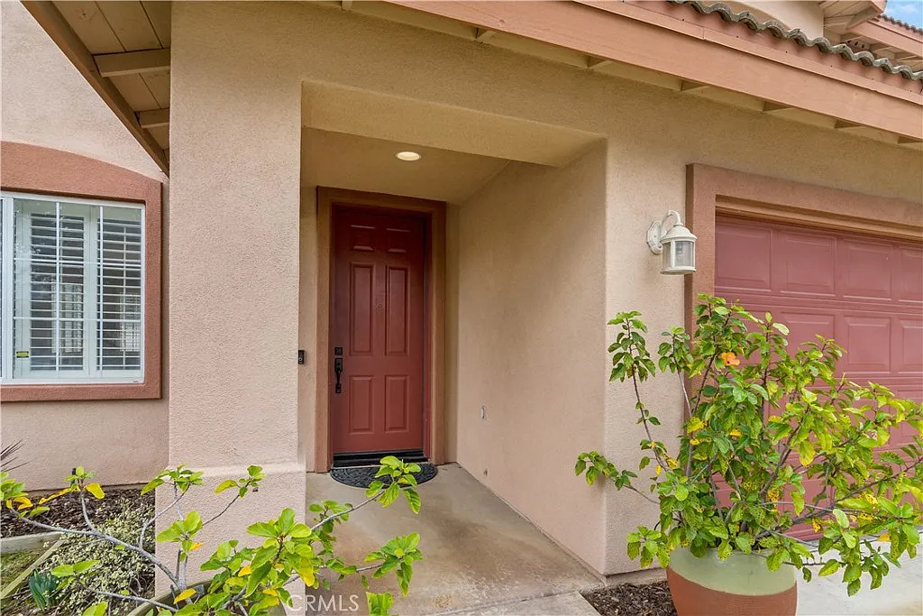 3 bed, 2.5 bath, 2365 sqft, $3,995 — Photo 3