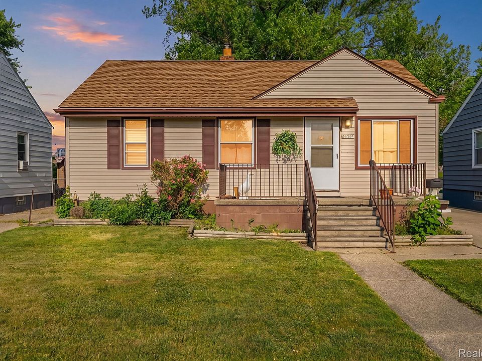 1st image of 26351 Blumfield St