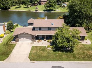 810 W Lakeshore Dr, O'Fallon, IL