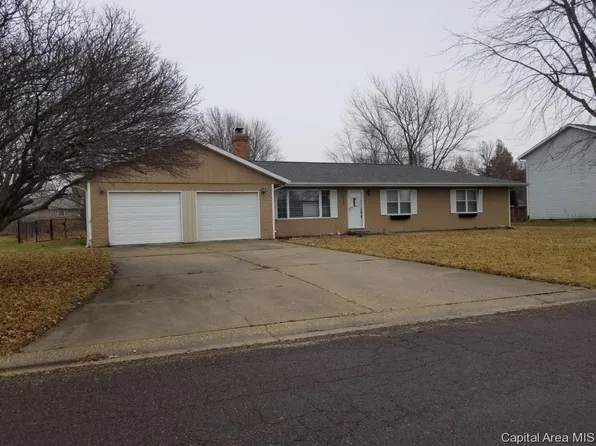 18782 Perry Dr, Virden, IL 62690