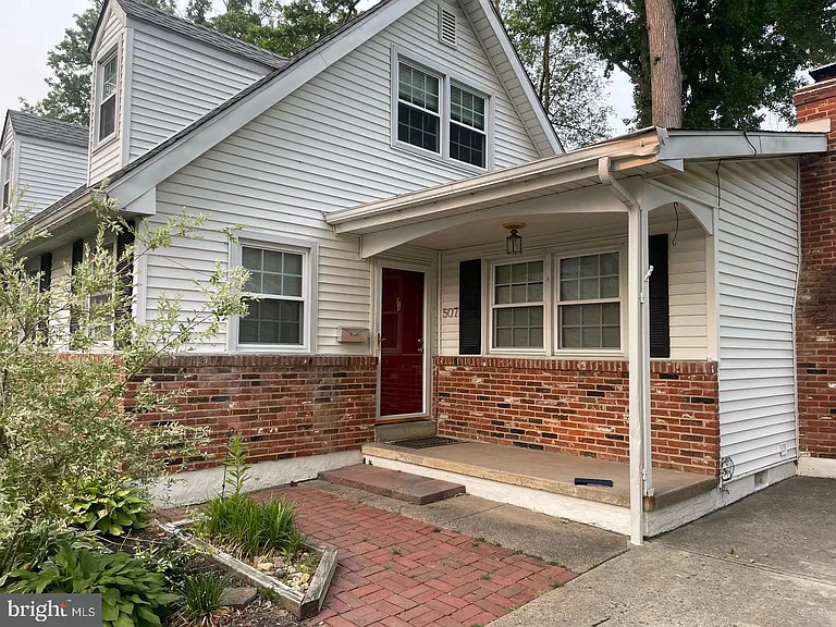 507 Webb Rd — Photo 3
