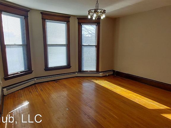 3rd image of 301 Dayton Ave #9