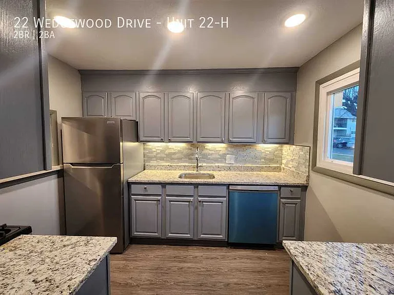 22 Wedgewood Dr #22-H — Photo 1