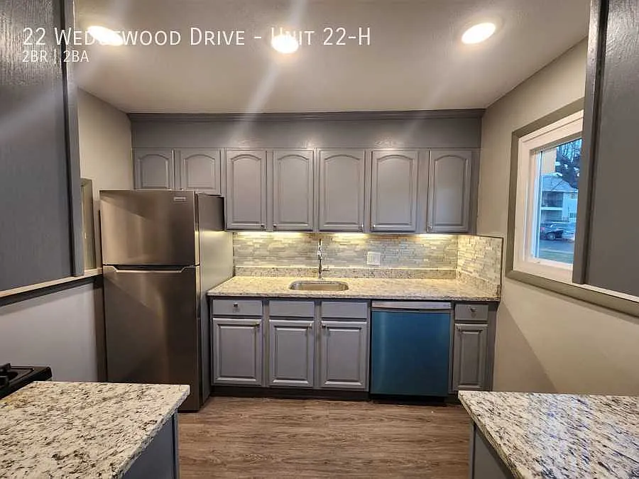 22 Wedgewood Dr #22-H