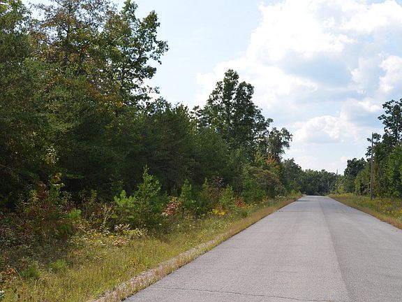 3rd image of Pine Breeze Dr