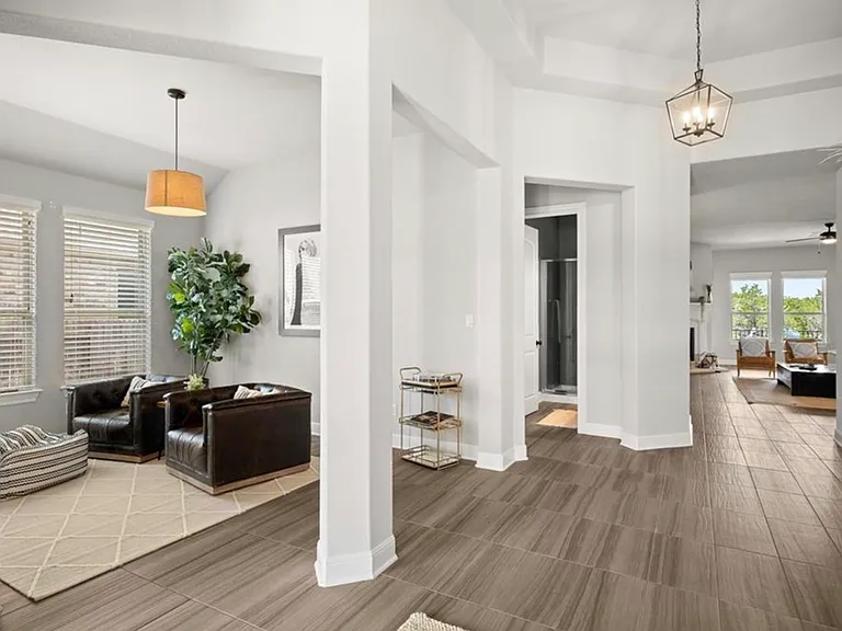 257 Founders Rdg — Photo 4