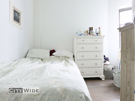 4th image of 333 E 13th St #18