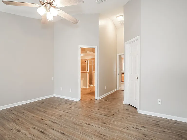 952 Silver Spring Ct — Photo 9