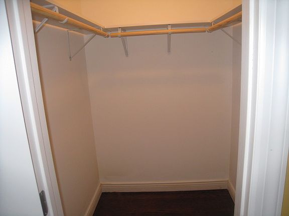 4th image of 2578 38th St APT 4