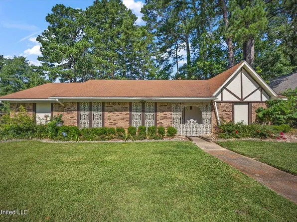 525 Cedarwood Dr, Jackson, MS 39212
