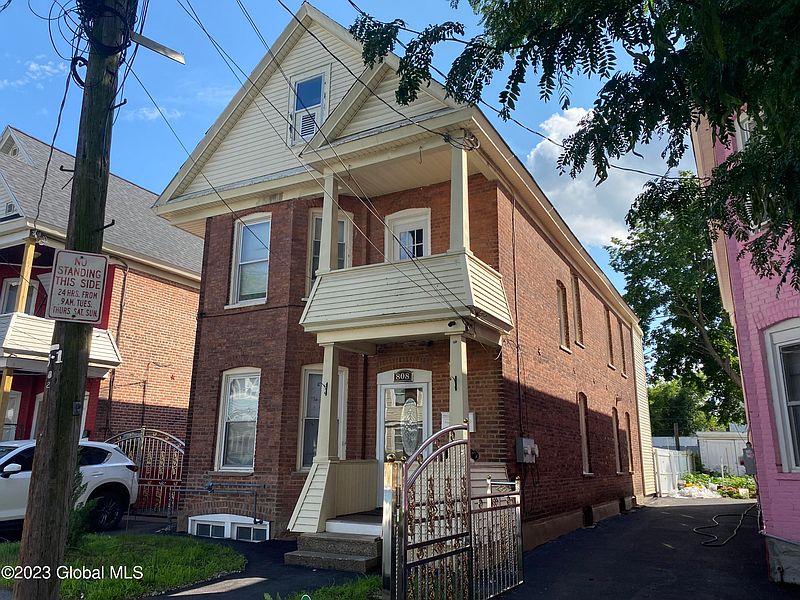 2nd image of 808 Grant Avenue