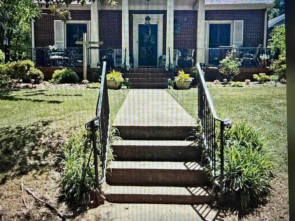 1st image of 1053 Sherman St SE