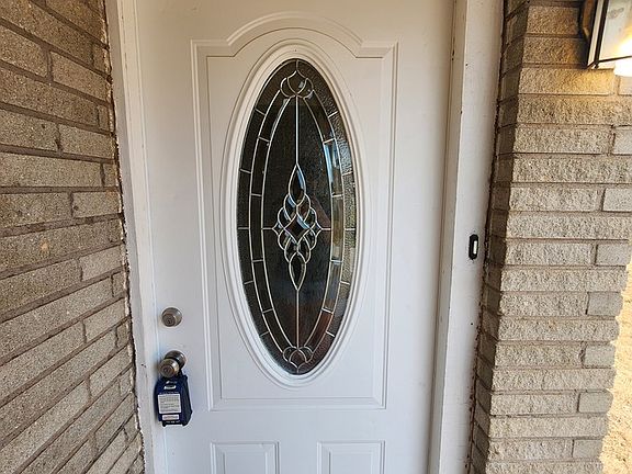 3rd image of 4510 Erie Dr