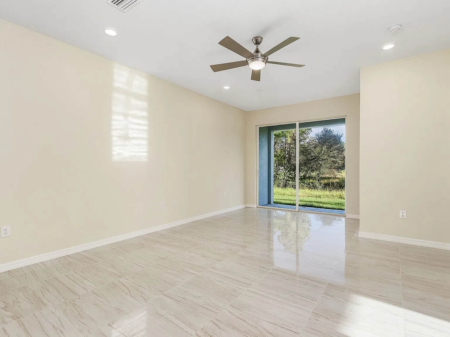 3 bed, 1200 sqft, $1,450 — Photo 3