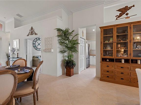 5th image of 20259 Castlemaine Ave