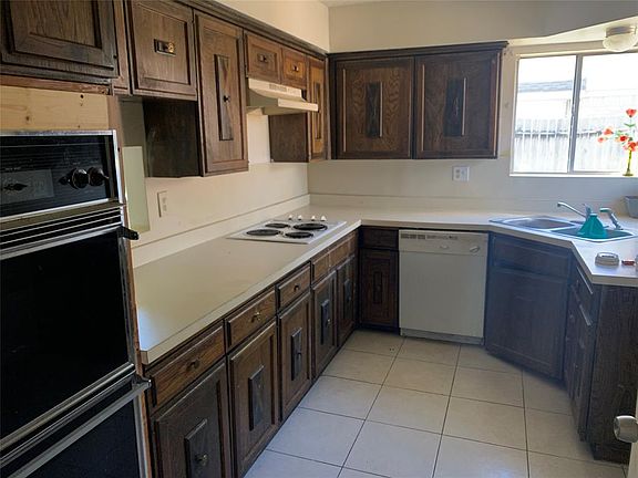3rd image of 12326 Millbanks Dr