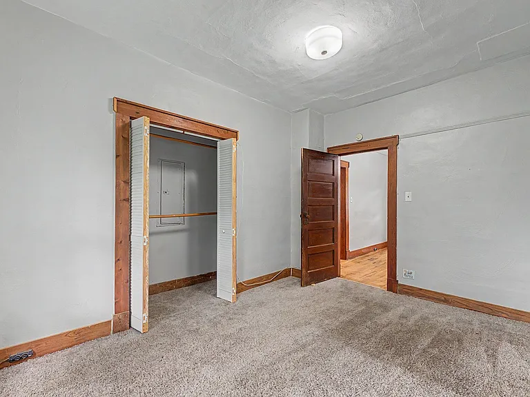 810 King Ave — Photo 17