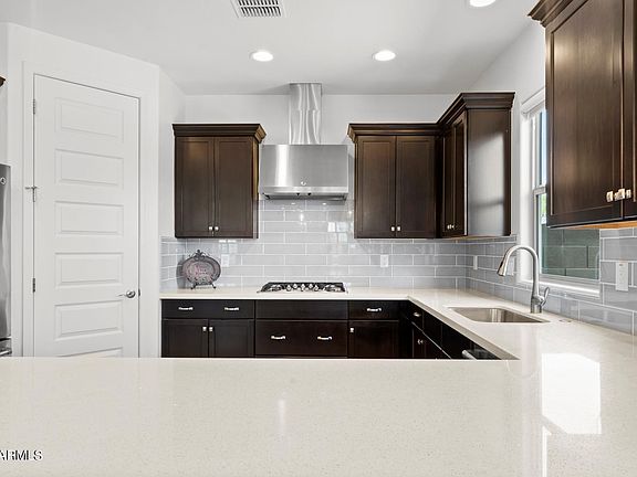 3rd image of 4728 E PARKSIDE Lane