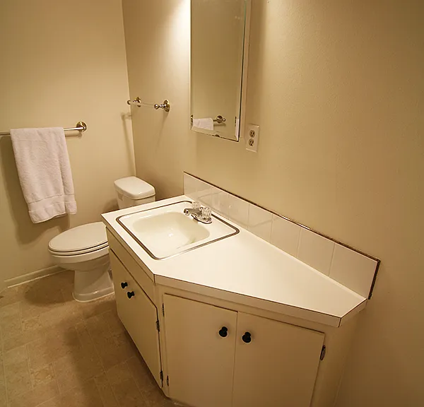 Caspian 10525 Apartments - Lake City — Photo 8
