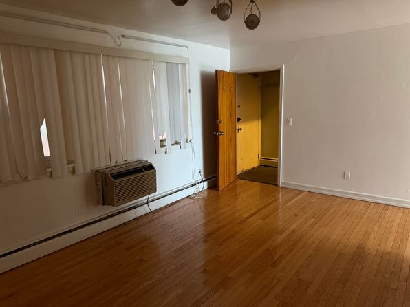 3600 Charles Ct APT 10