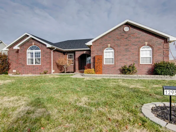 1295 E 478th Road, Bolivar, MO 65613
