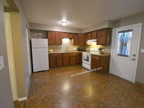 2nd image of 2911 Pine Ave